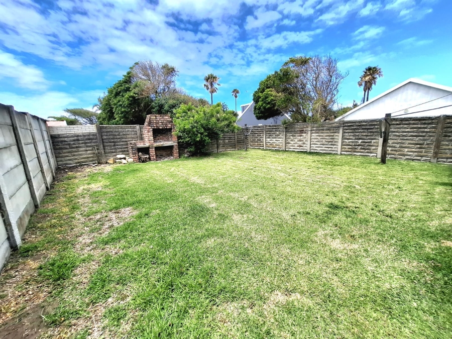 6 Bedroom Property for Sale in Gonubie Eastern Cape